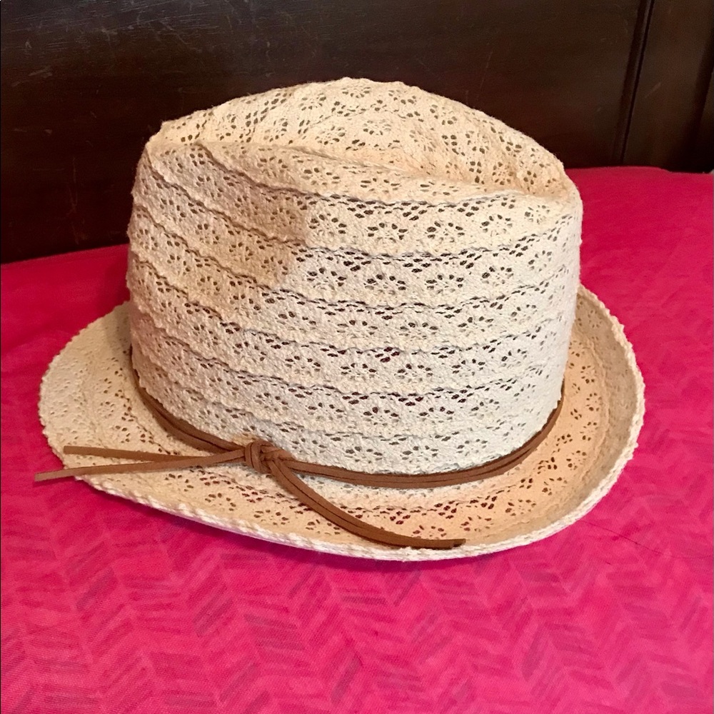 Off White Eyelet Hat w/double strand knotted tie.